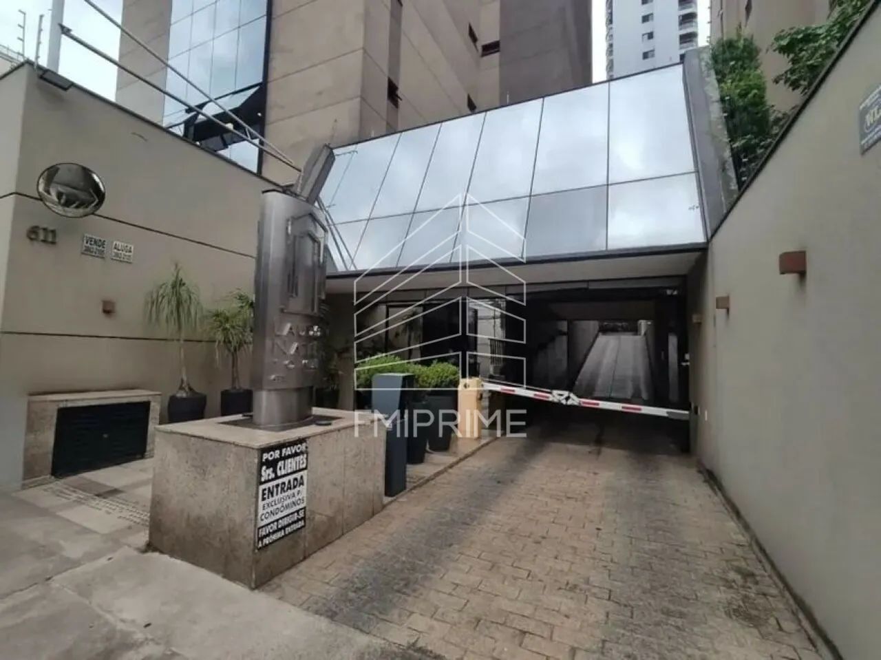 SALA COMERCIAL NAS PERDIZES COM VAGA