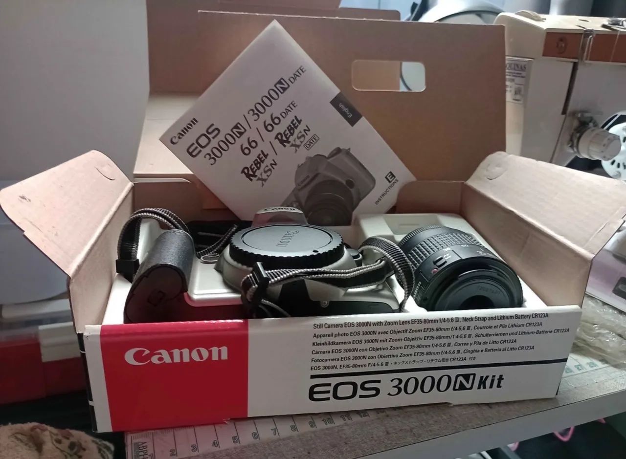 CAMERA CANON EOS 3000