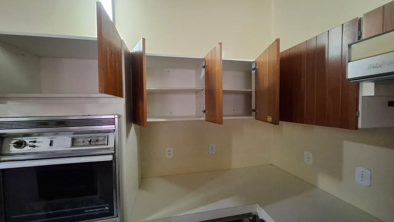 Cozinha completa planejada em compensado laminado . Muito bem conservada. - Foto 4