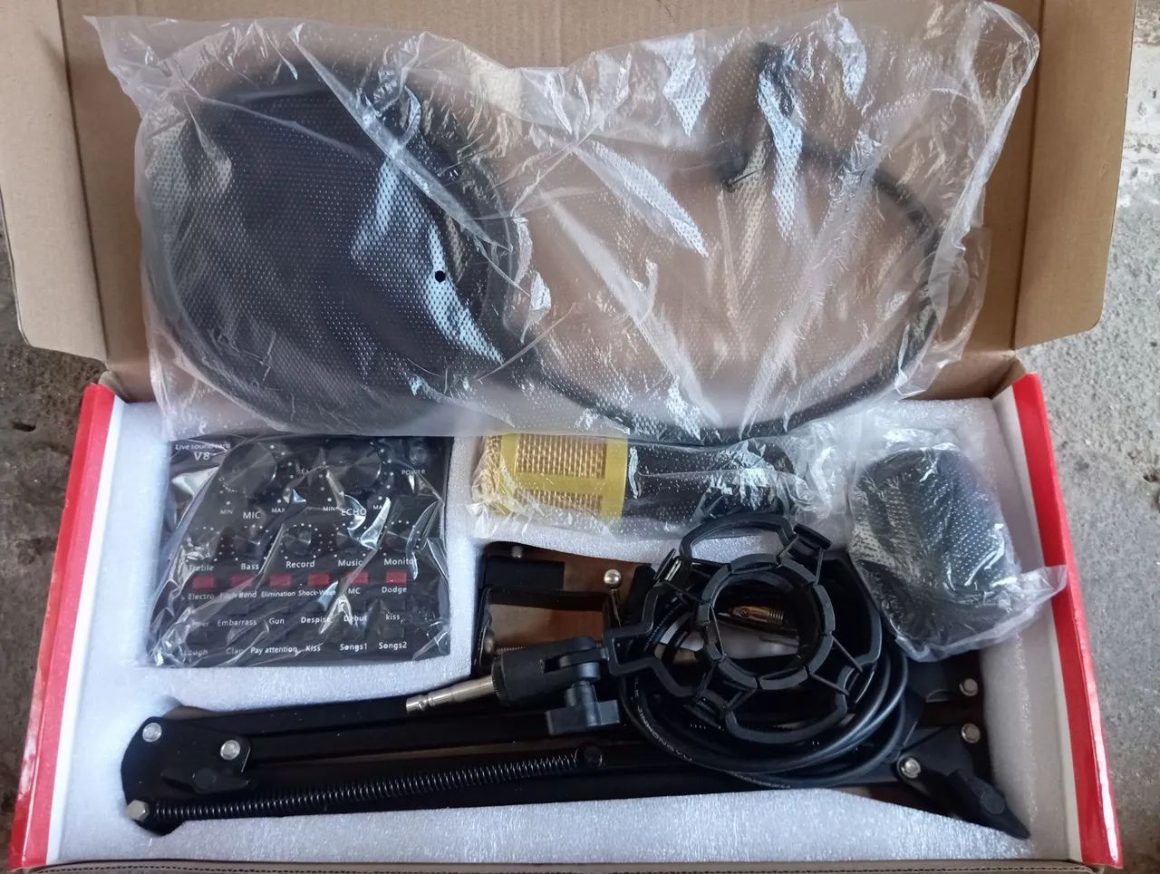 Kit Audio Profissional - Interface Mixer Audio V8, Microfone e Braço articulado.