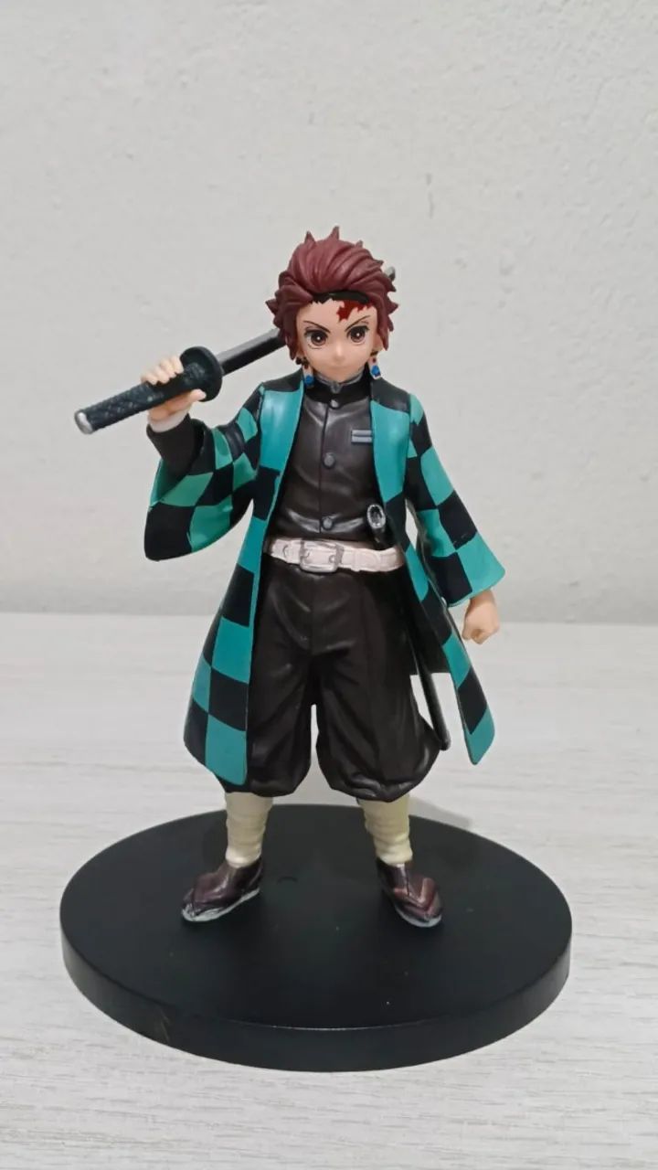 RÉPLICA FIGURE TANJIRO KAMADO  DEMON SLAYER