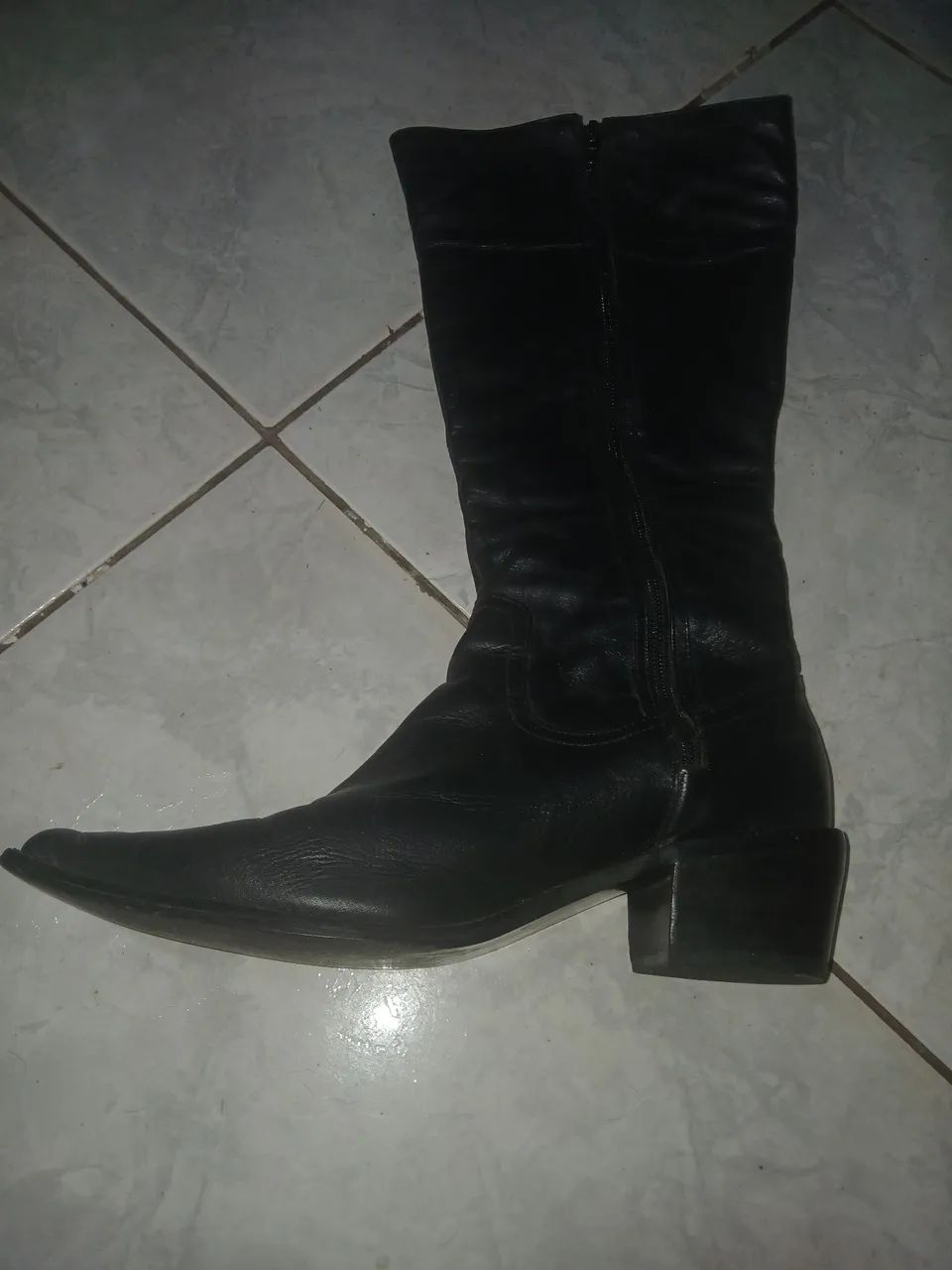 Bota cano longo couro feminina  - Foto 4