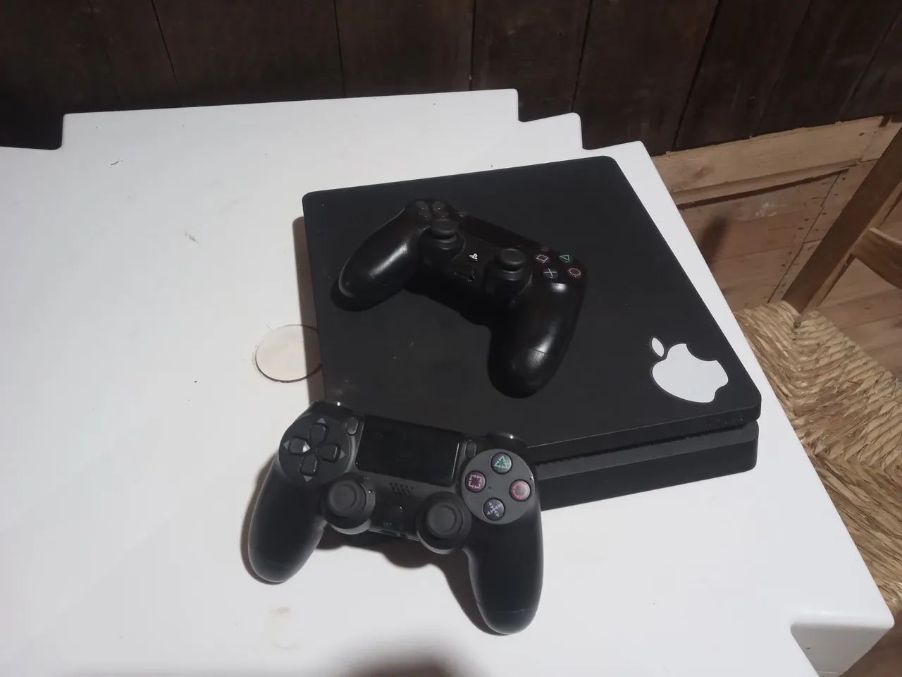 Vendo Playstation 4 completo 