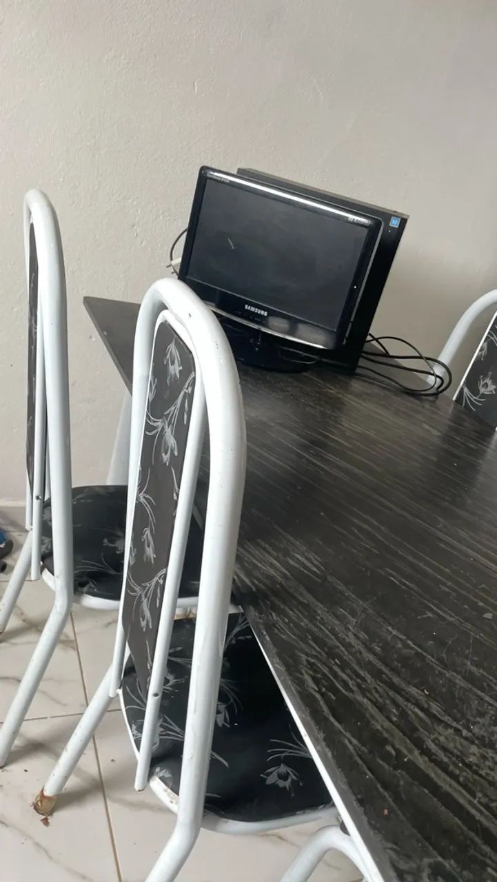 Mesa mármore 6 cadeiras 