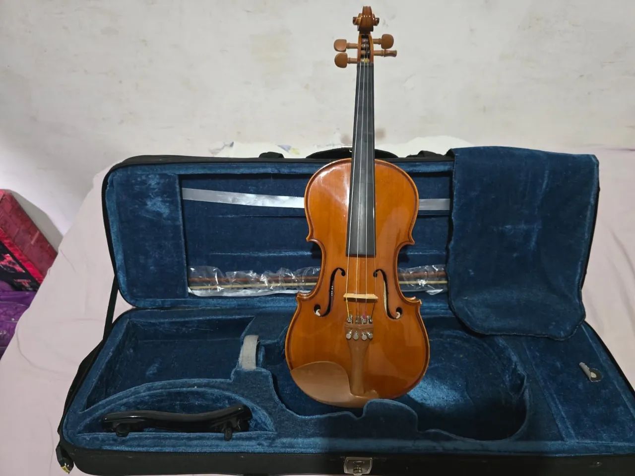 Violino Eagle VE 441 com Corda de Sol Reserva Lacrada - Foto 2