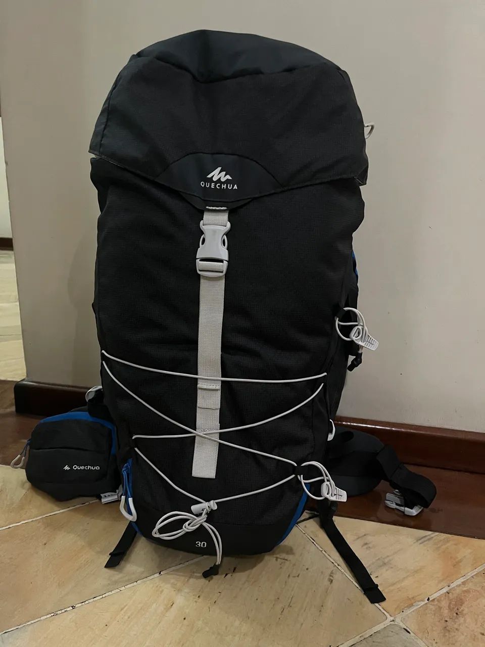 Mochila de Trilha 30 Litros Quechua - Foto 3