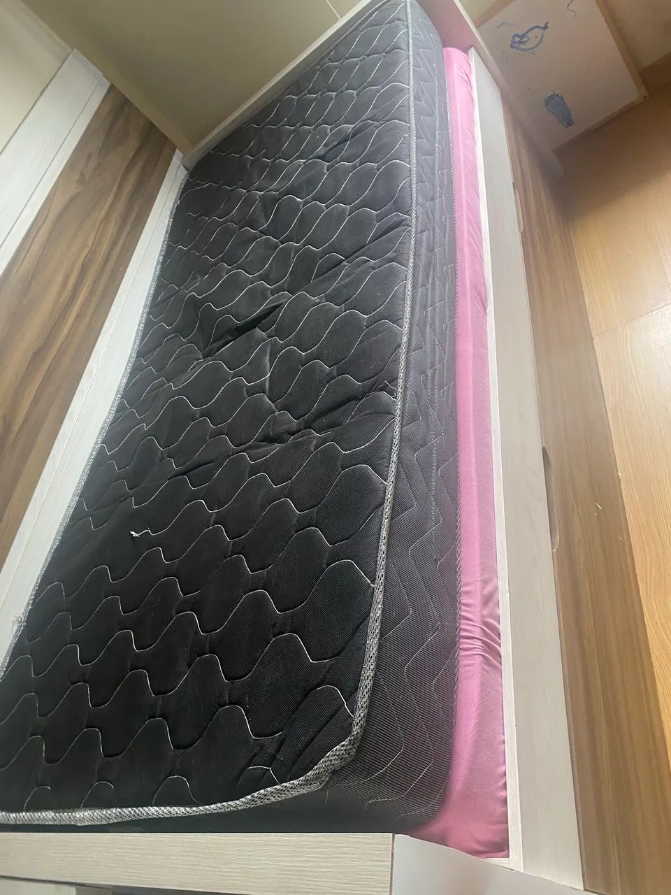 Vendo colchão de solteiro 