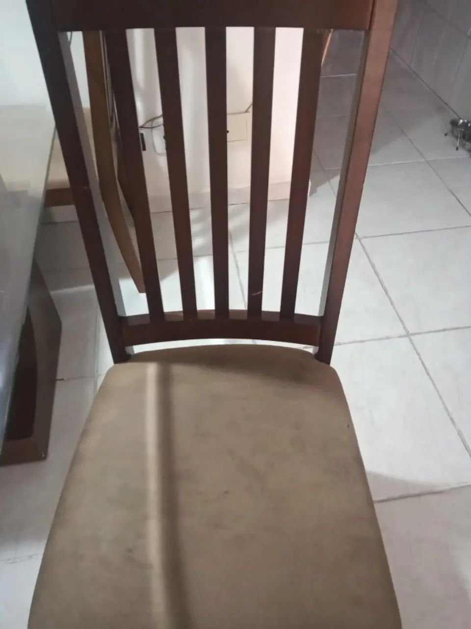 mesa de jantar com vidro com 4 cadeiras - Foto 3