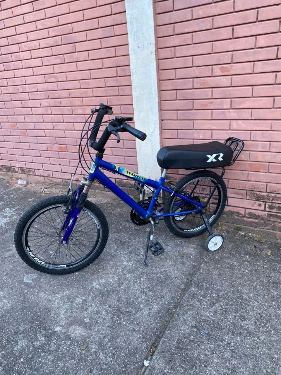 Bicicleta aro 20 excelente estado 