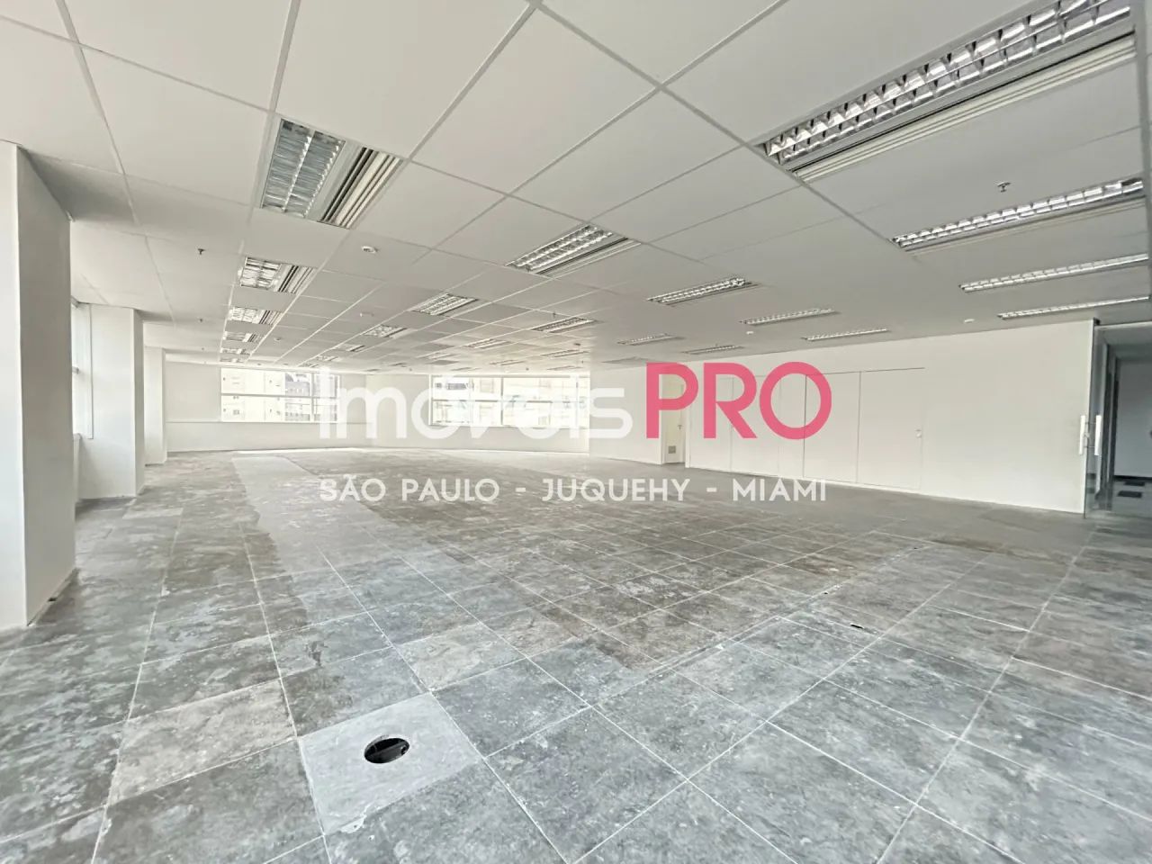 Laje corporativa com 448m² com 18 vagas na Vila Olímpia