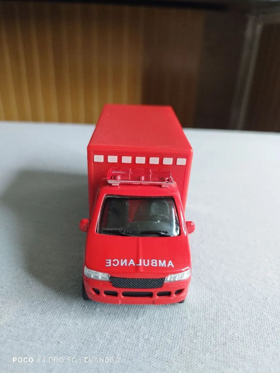 Miniatura ambulância  - Foto 5