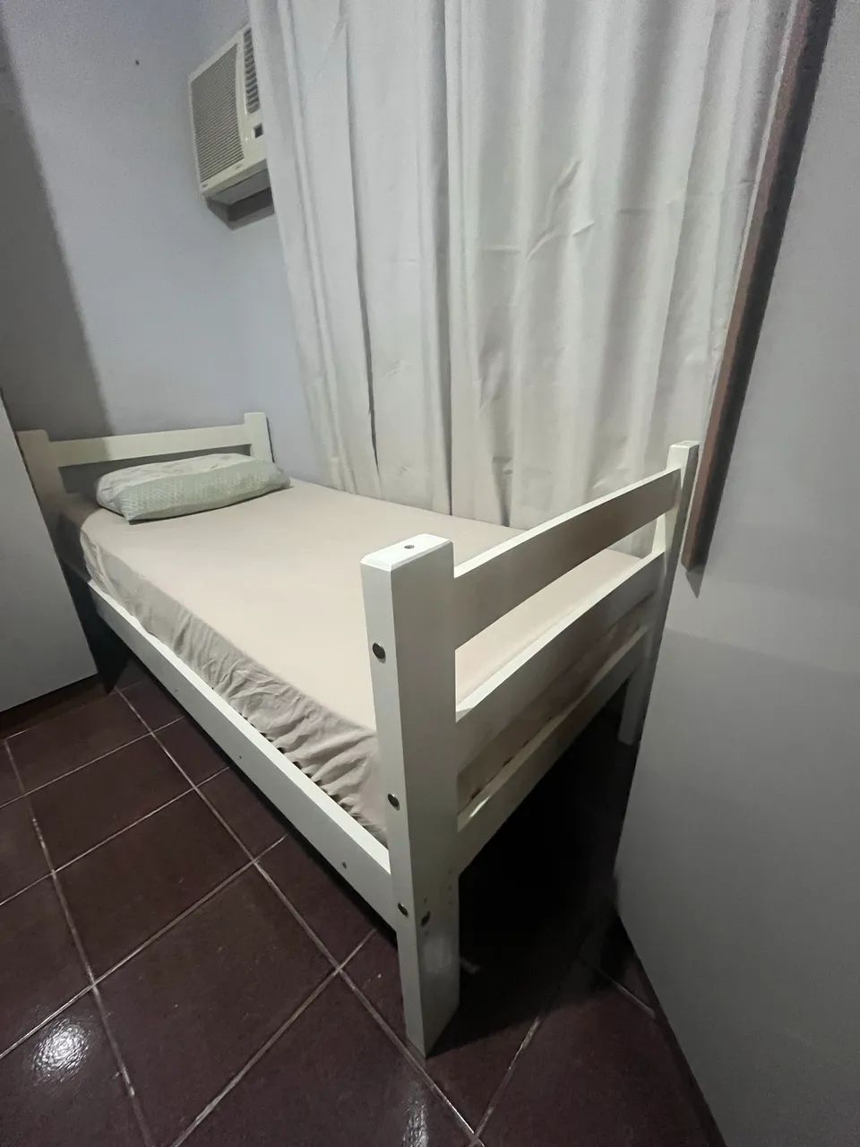 Cama de solteiro de madeira maciça  - Foto 2