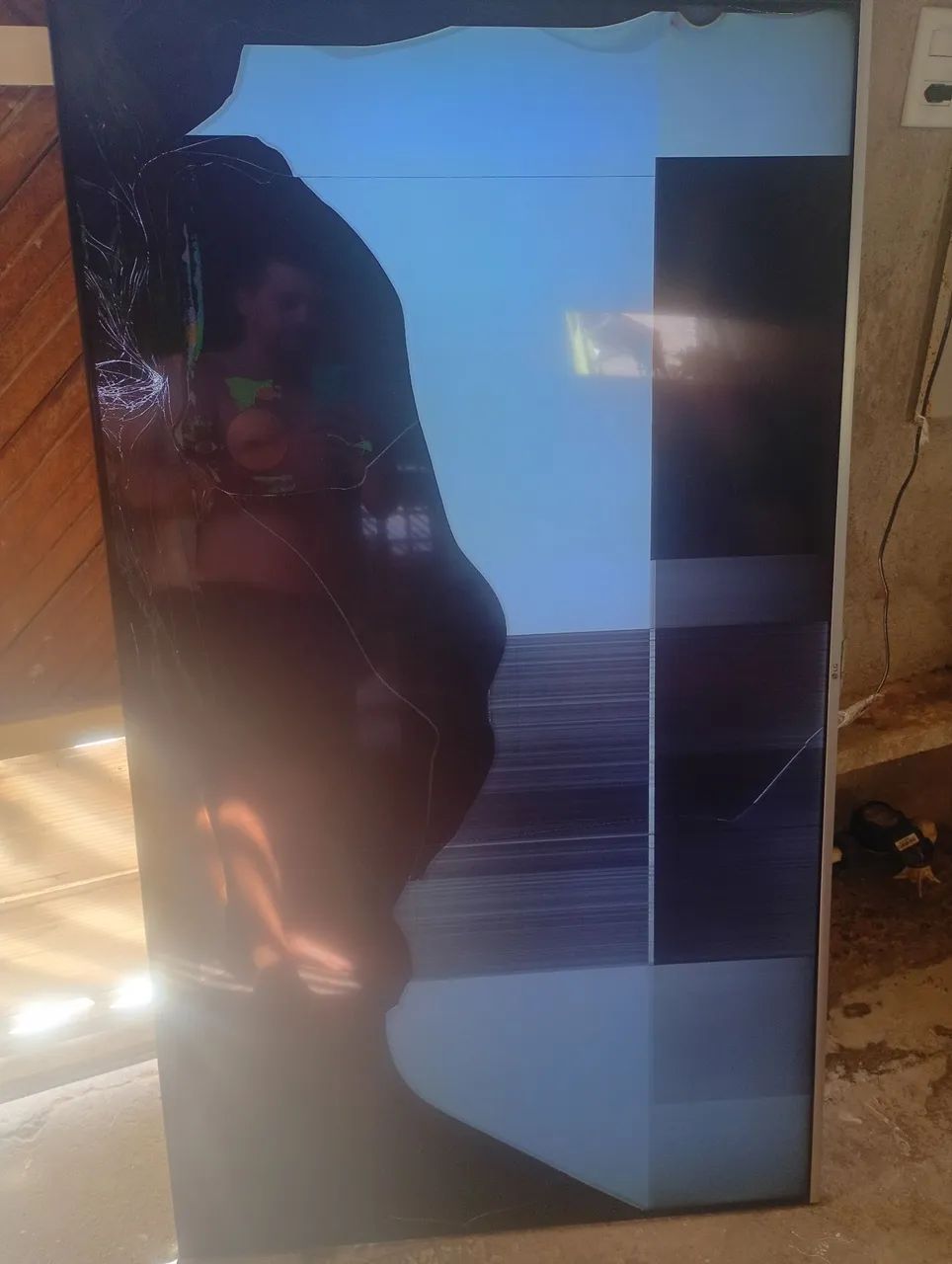 Tv LG 70 polegadas tela quebrada 