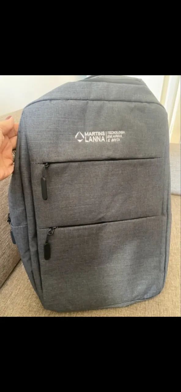 Mochila executiva cinza nova
