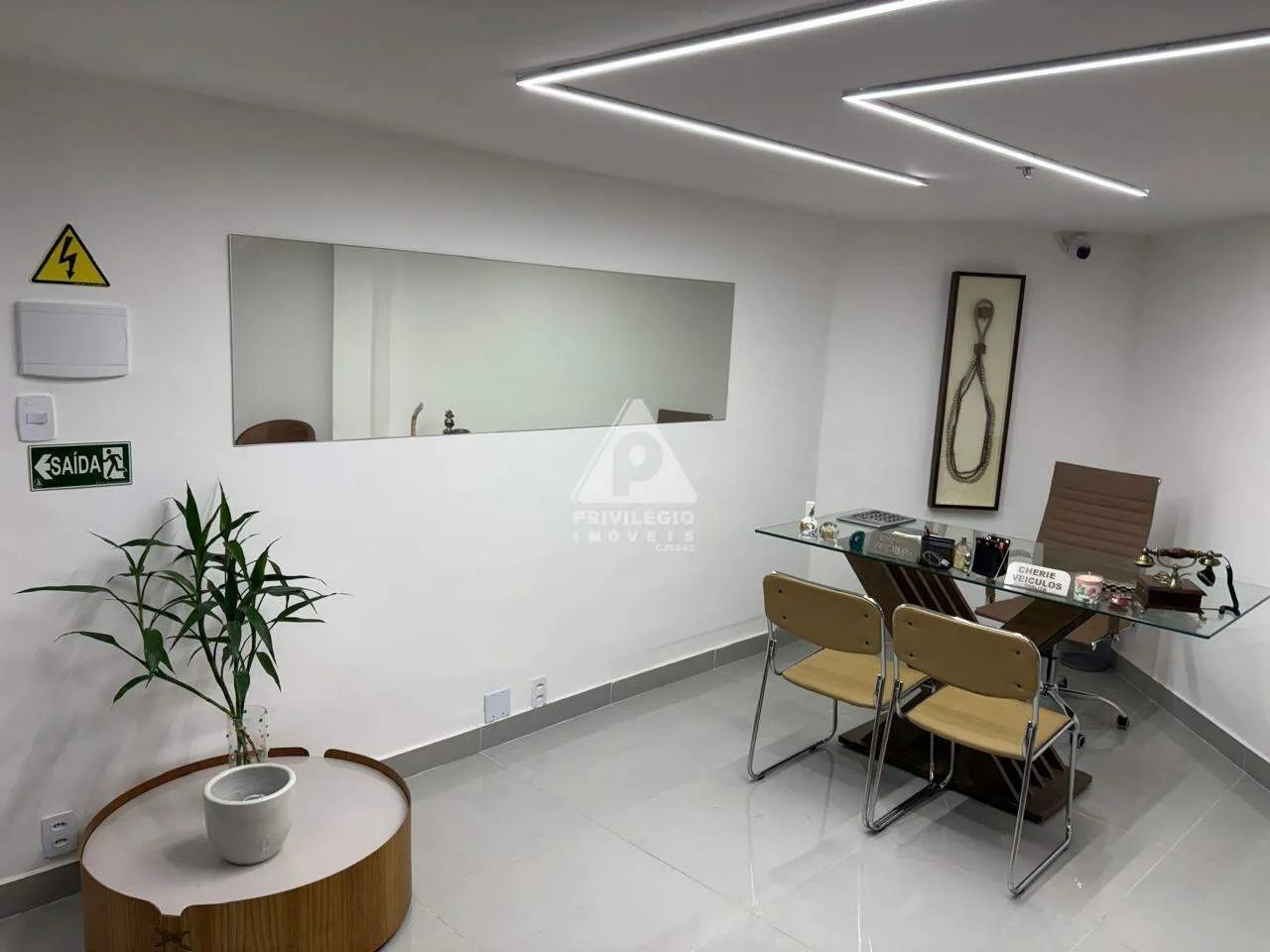 SALA COMERCIAL REFORMADA E SEMI MOBILIADA NO BARRA POINT SHOPPING - Foto 5