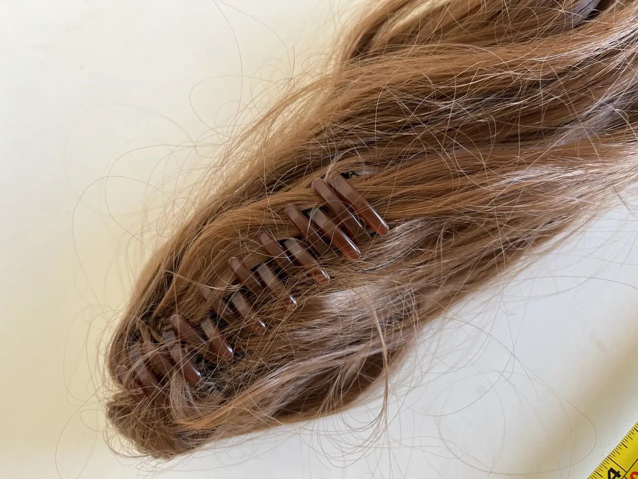 Aplique cabelo loiro castanho importado com clip 45cm