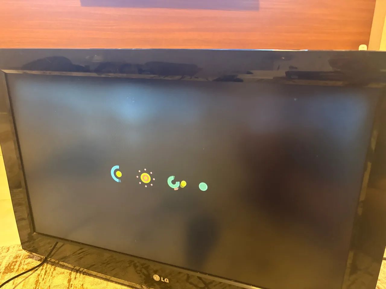 Leia= TV LCD LG sem pés e controle , no estado NÃO É SMART - Foto 2