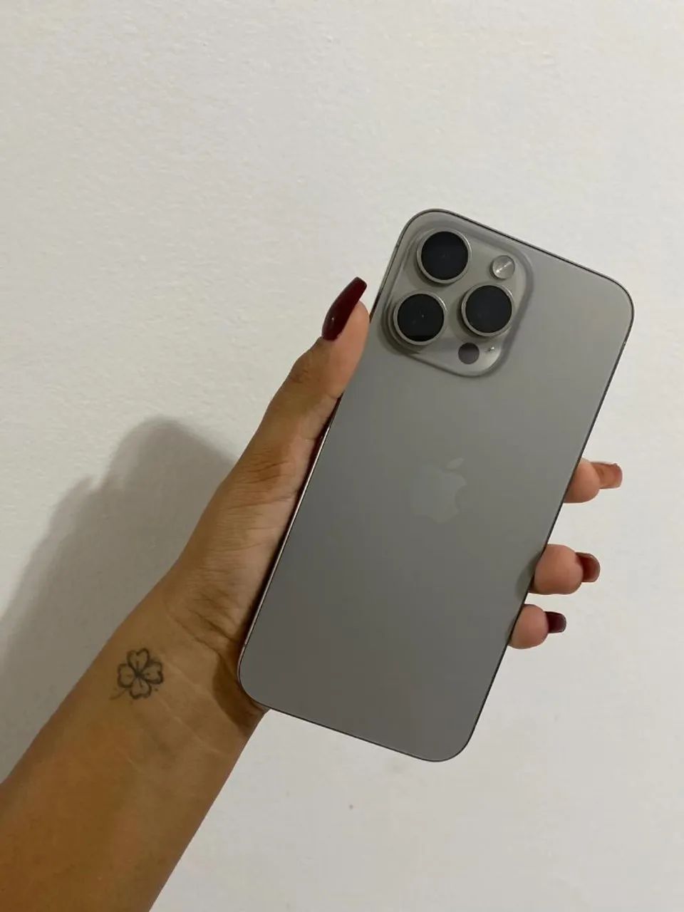 iPhone 15 pro max com caixa e nf - Foto 4