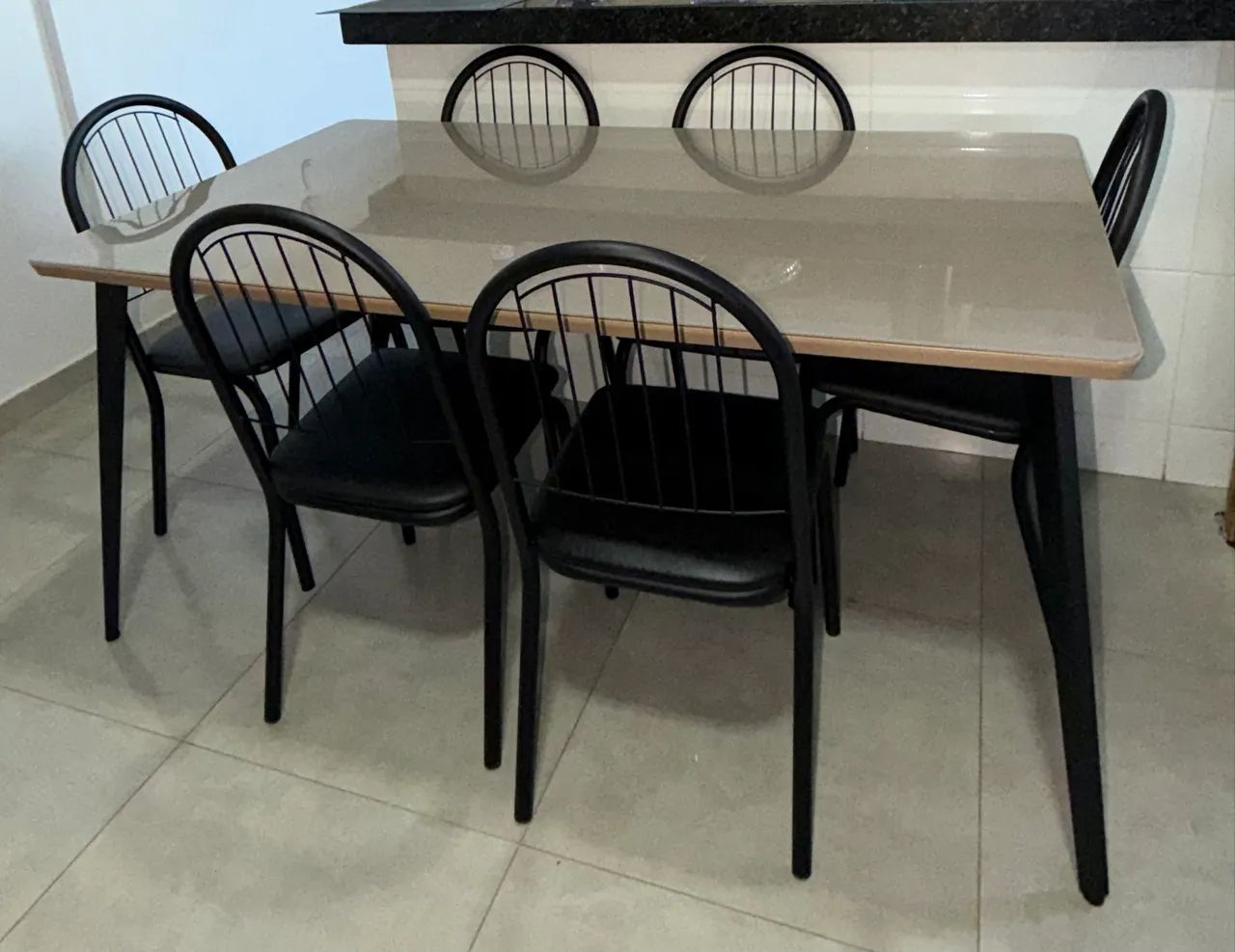 Mesa de vidro com 6 cadeiras - Foto 2