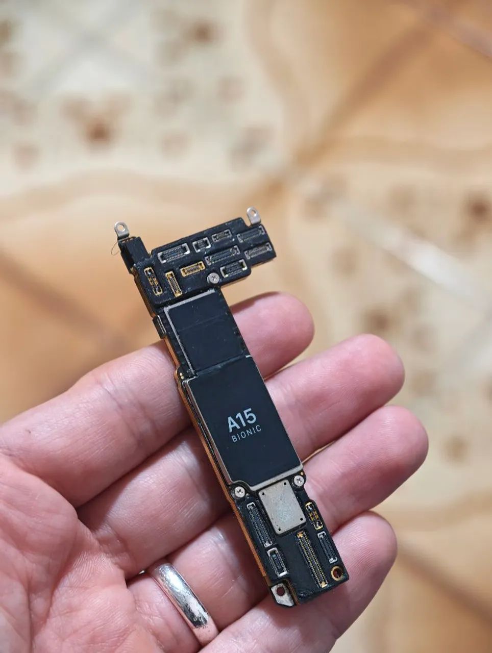 Placa mãe iPhone 13 128gb com defeito 