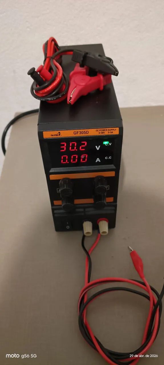 Fonte ajustável Griffin GF3050 (0-30V / 0-5A) 