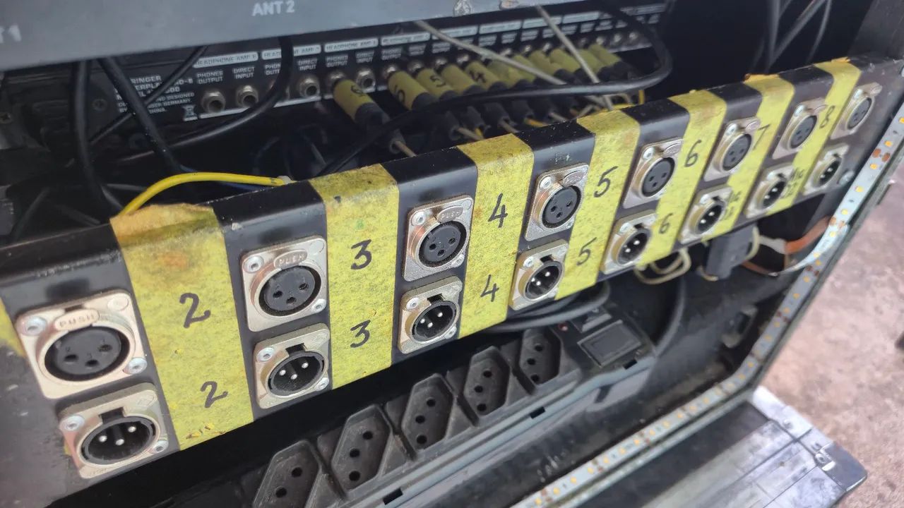 Powerplay Behringer 8 vias c/ cabos e medusa - Foto 4