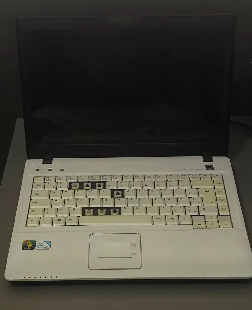 Notebook Positivo Premium para uso ou conserto.