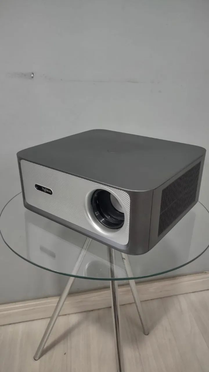 Projetor Thundeal TD98 Pro + Tela de Projeção Fixa de 140 Polegadas