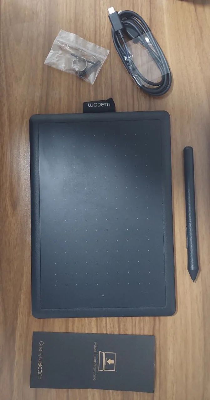 Mesa digitalizadora One by Wacom CTL-472 preta e vermelha  - Foto 3