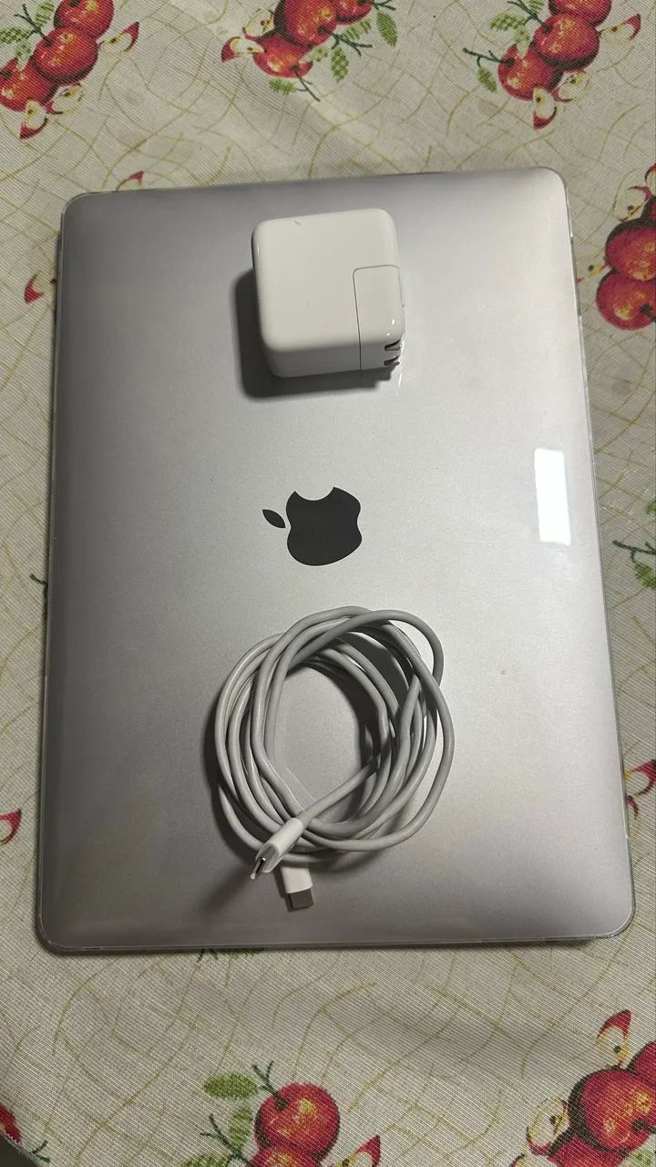 MacBook Air 13,3 polegadas 2020 usado sem marcas de uso