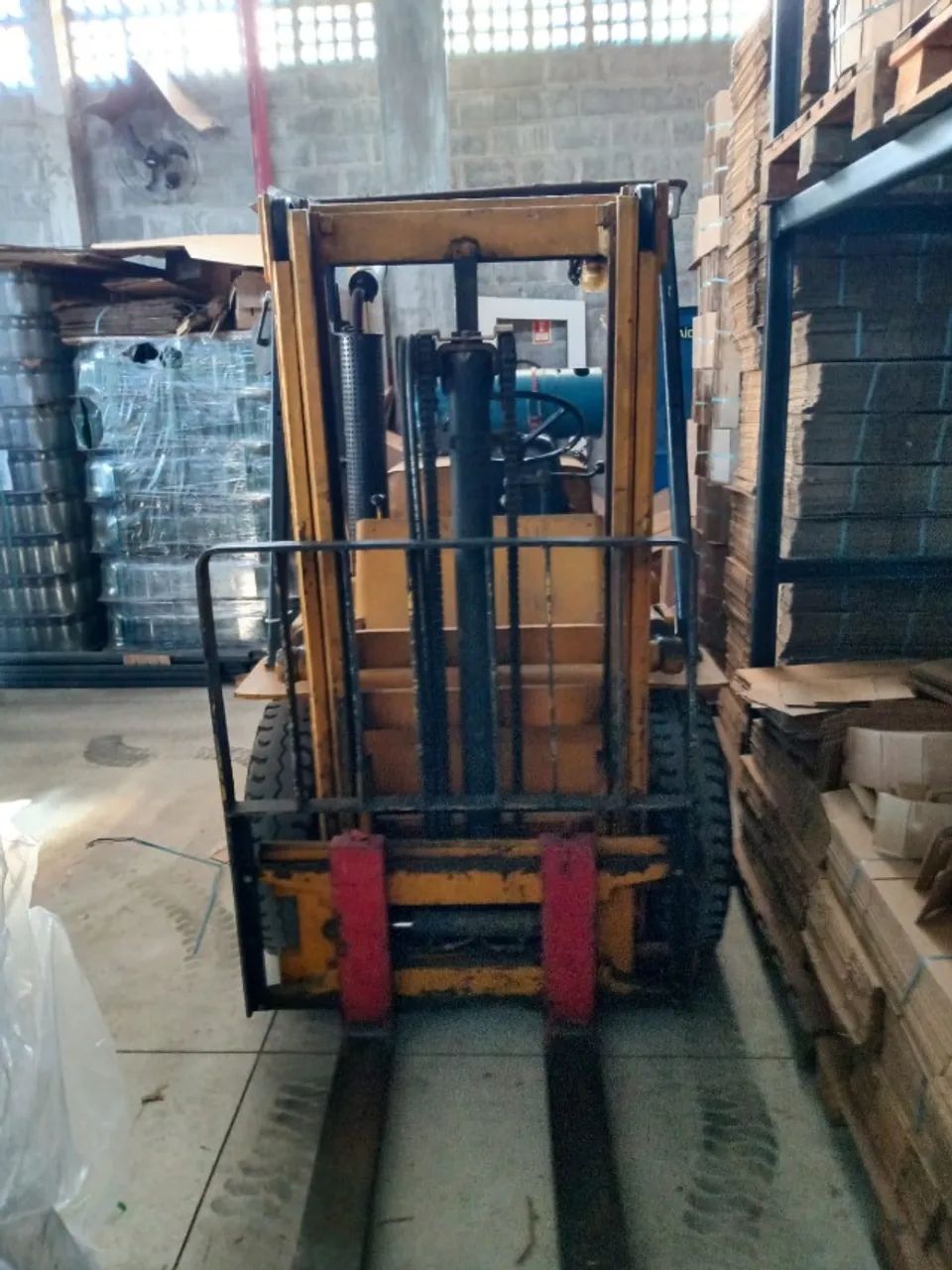 Empilhadeira Haster 2.500 kg
