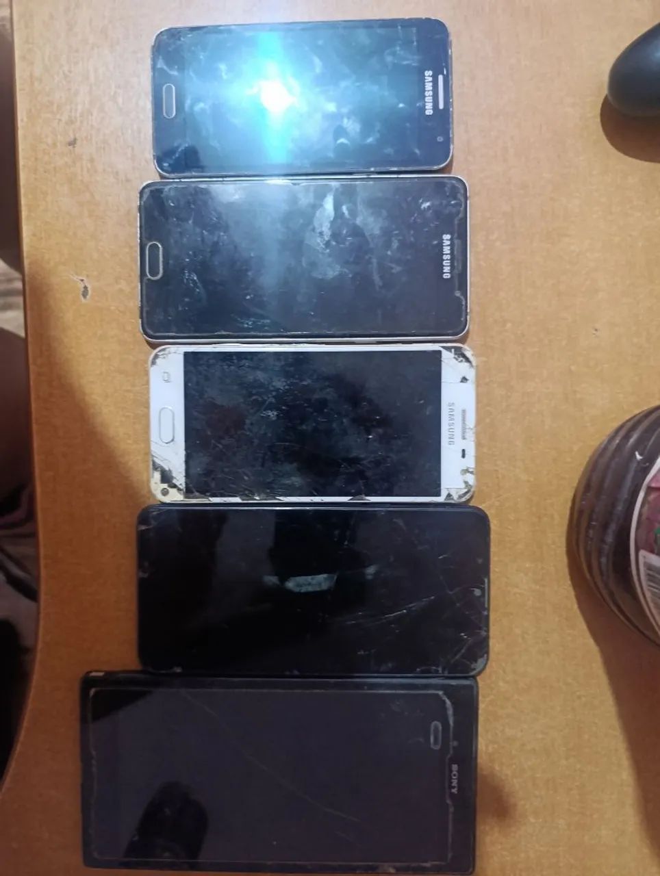 Vendo celulares pra uso de peças e sucatas 