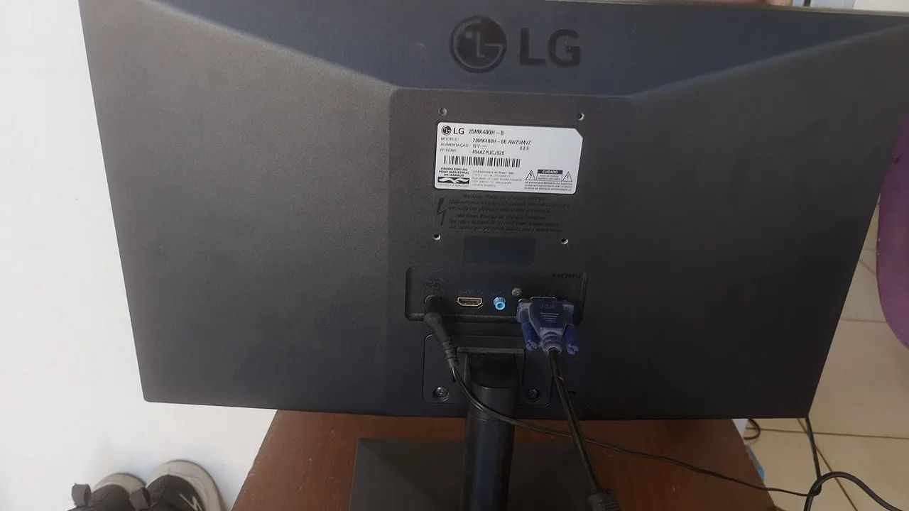 Monitor lg 20 polegadas funcionando perfeitamente entrada HDMI e fone de ouvido  - Foto 3