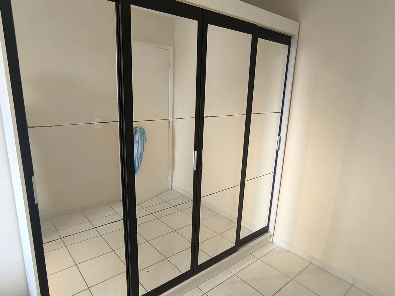 Guarda roupa de casal 