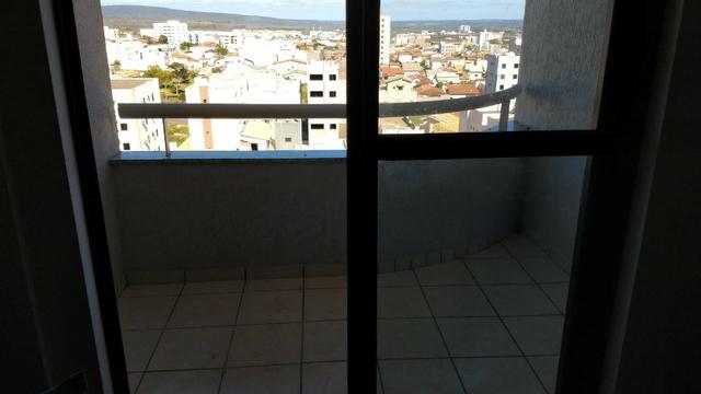 Ap. muito bem localizado no Candeias - Foto 9