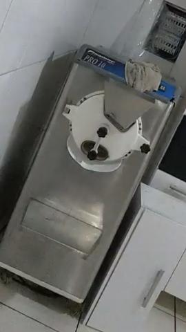 Máquina Produtora de açaí ou sorvete cremoso