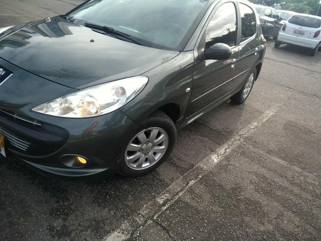 Peugeot 207 1.4 xr s 2011 top