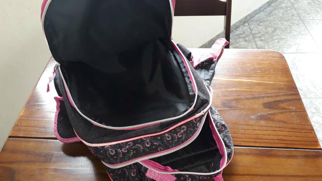 Mochila infantil com 3 repartições e 2 bolsinhas laterais - Foto 6