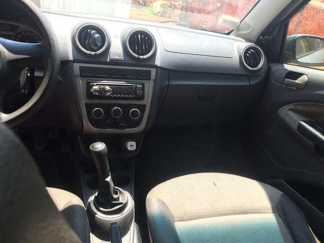 Vendo ou troco por carro de carroceria volto até 6 mil - Foto 3