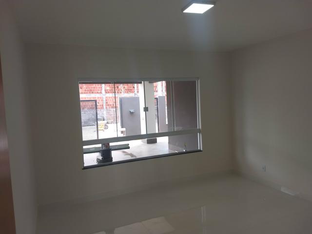 Arniqueiras QD 05 Casa 3 qts 2 suítes fino acabamento condomínio fechado 690mil - Foto 4