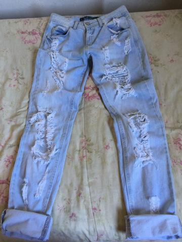 Calça jeans rasgadinha 36 - Foto 3