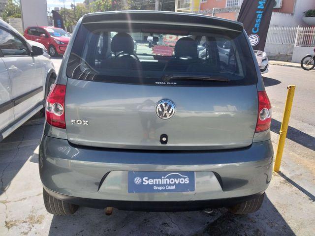 Volkswagen Fox 1.0 8V (Flex) 4p - Foto 4