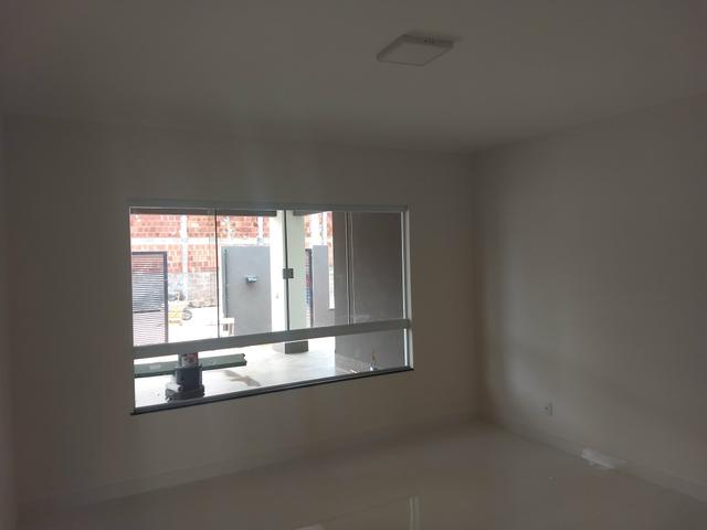 Arniqueiras QD 05 Casa 3 qts 2 suítes fino acabamento condomínio fechado 690mil - Foto 3