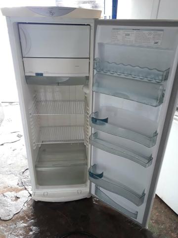 Geladeira Brastemp 380 litros funcionando perfeitamente - Foto 3