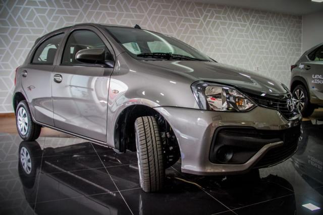 TOYOTA ETIOS HATCH X 13L AT 19/20