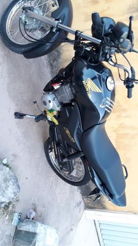 Motos