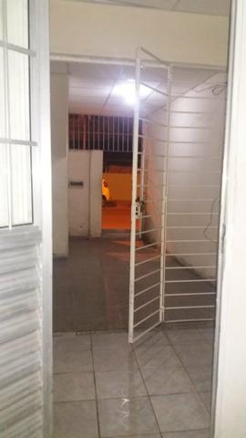 Alugo casa na Avenida nova descoberta - Foto 8