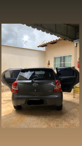 Toyota étios Hatch hb x 2014 1.3 - Foto 9