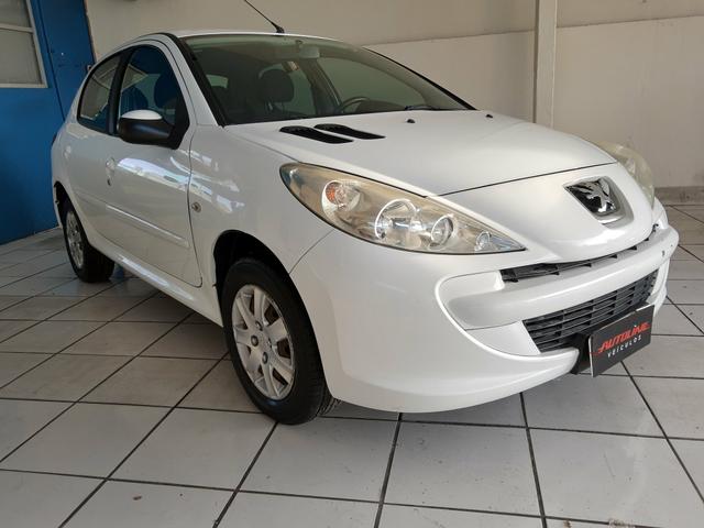Peugeot 207 1.4 - Foto 2