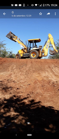 Retroescavadeira jcb 2011 4x4